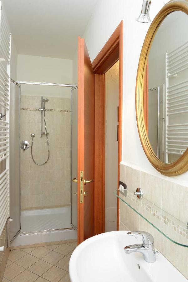 Terrazza Foscolo - Flo Apartments Флоренция Экстерьер фото